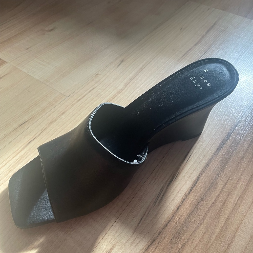 ✨New✨A new day mule sandals